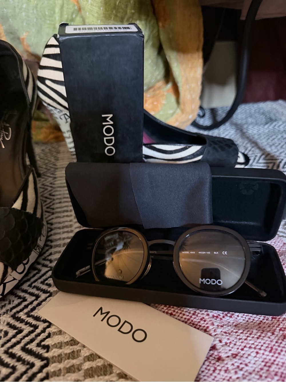 Men’s Black Round Sunglasses - Black
